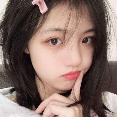 女孩的钓鱼慢活